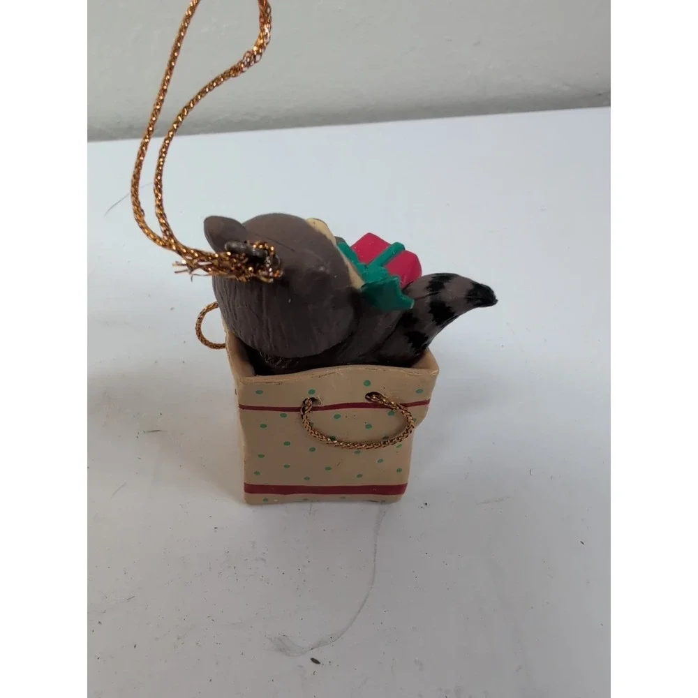 VINTAGE MANGELSEN'S RACCOON IN‎ GIFT BAG 2.5